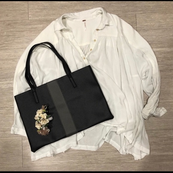 Vince Camuto Lucky Tote (Vegan Leather) - Picture 6 of 8